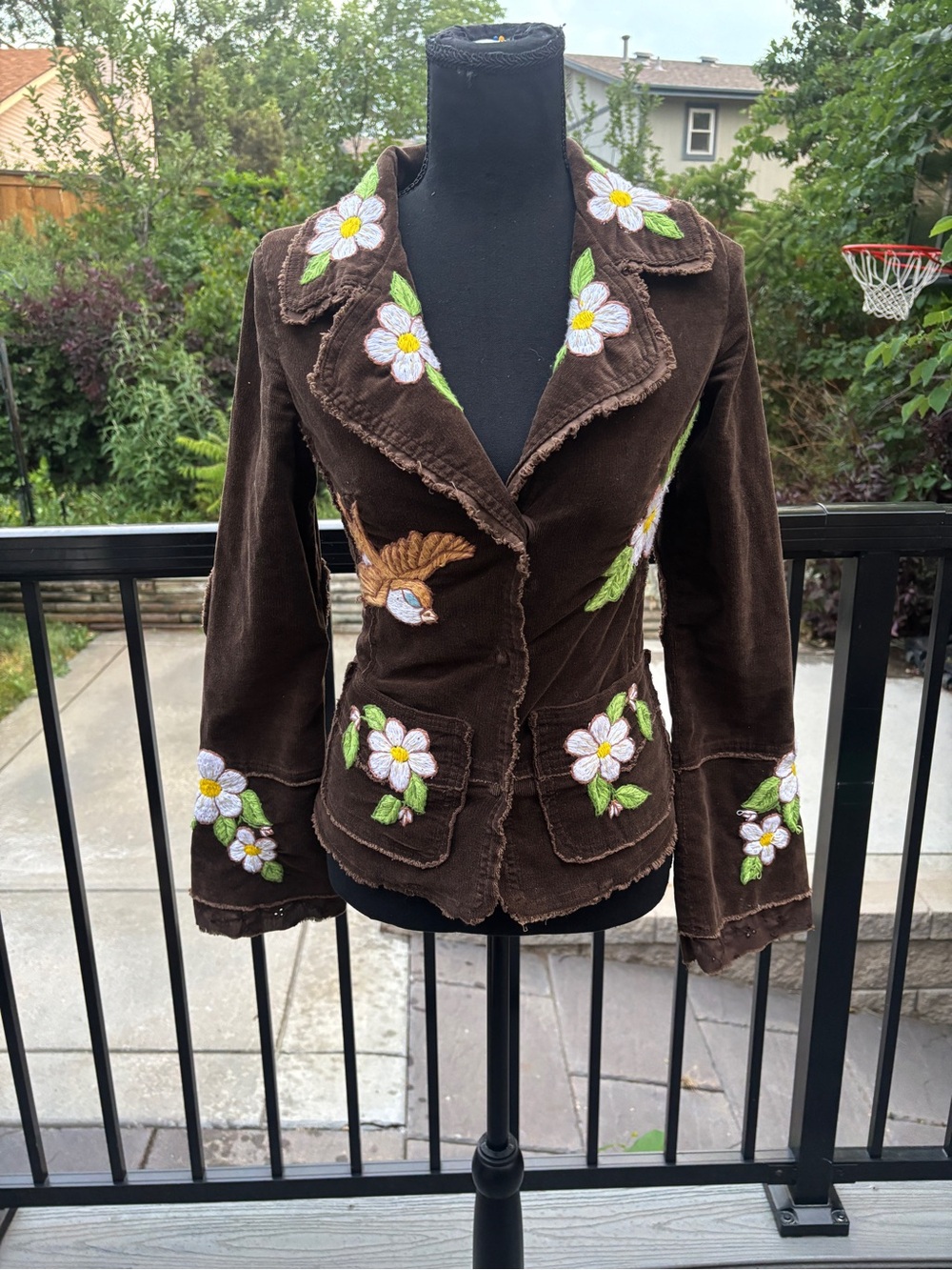 Joystick Women's Brown Embroidered Floral Corduroy Blazer